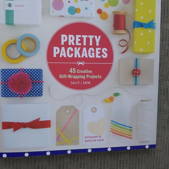 Pretty Packages Book - Picture 3 of 4